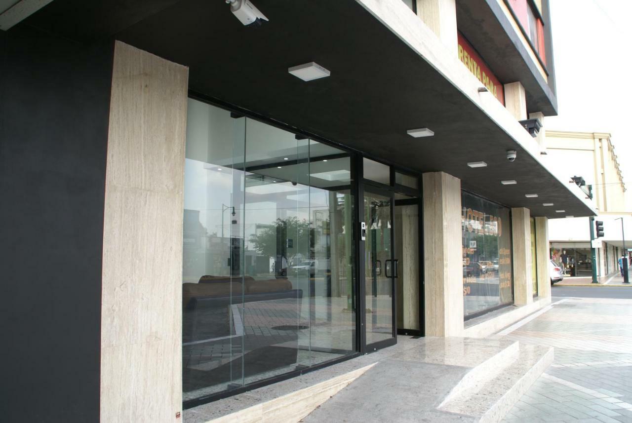 Booking 500 Monterrey Luaran gambar