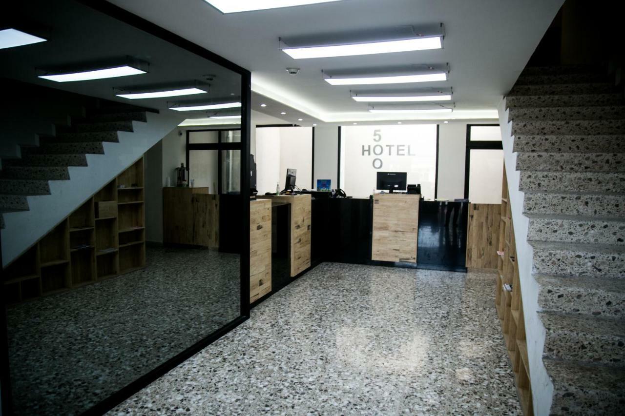 Booking 500 Monterrey Luaran gambar