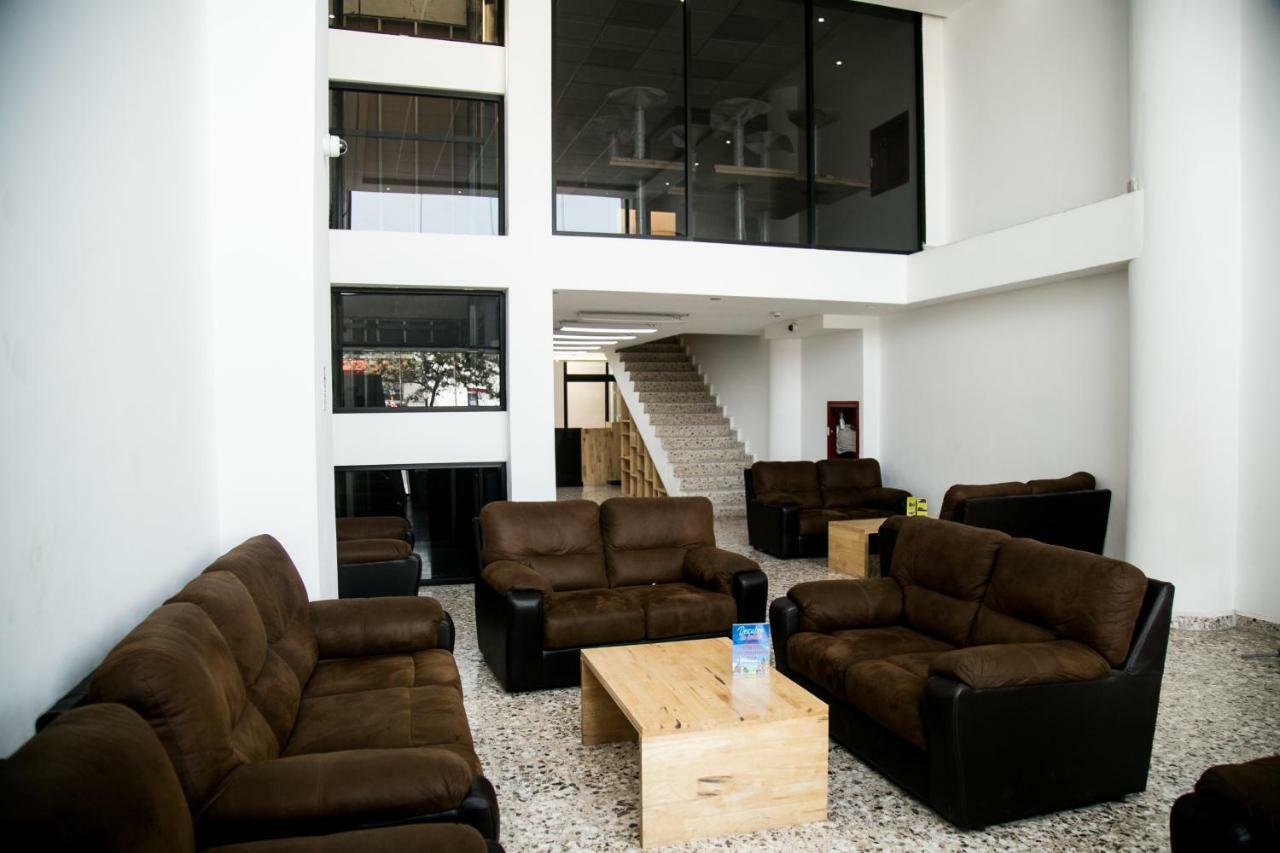Booking 500 Monterrey Luaran gambar