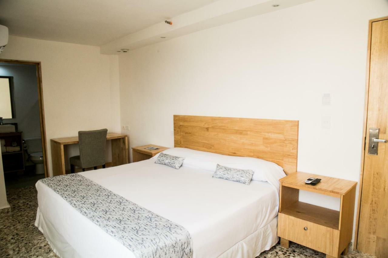 Booking 500 Monterrey Luaran gambar