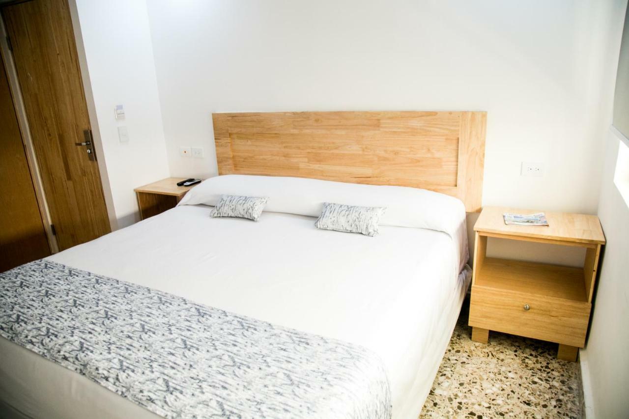 Booking 500 Monterrey Luaran gambar