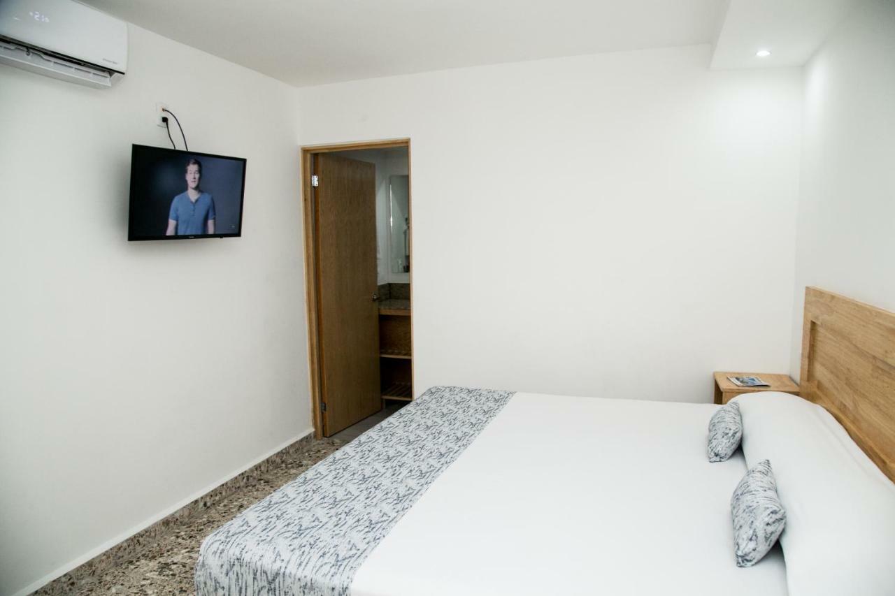 Booking 500 Monterrey Luaran gambar