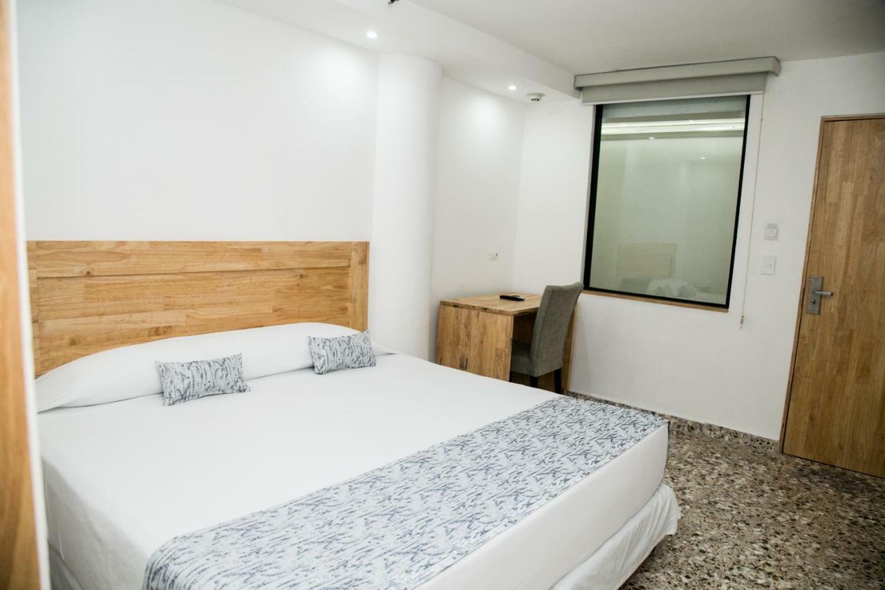 Booking 500 Monterrey Luaran gambar