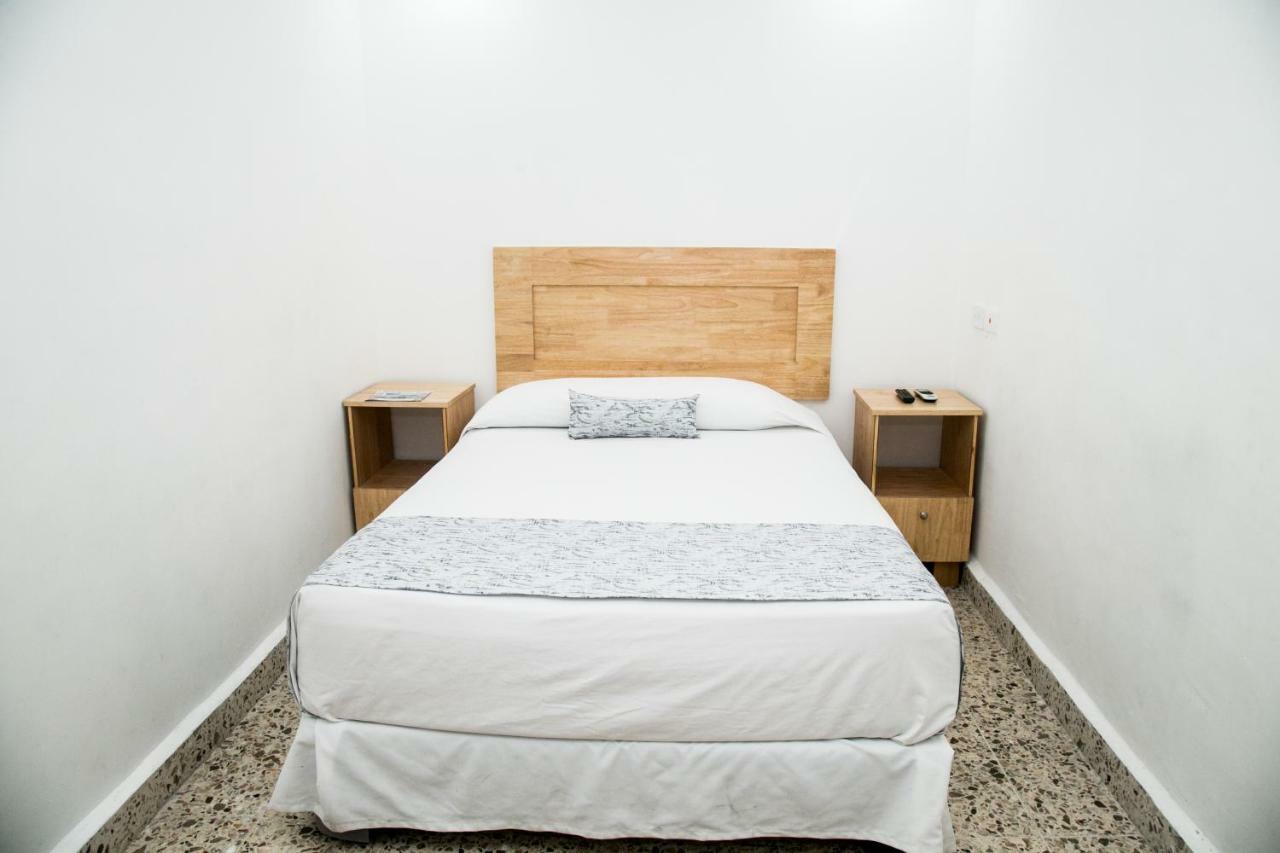 Booking 500 Monterrey Luaran gambar