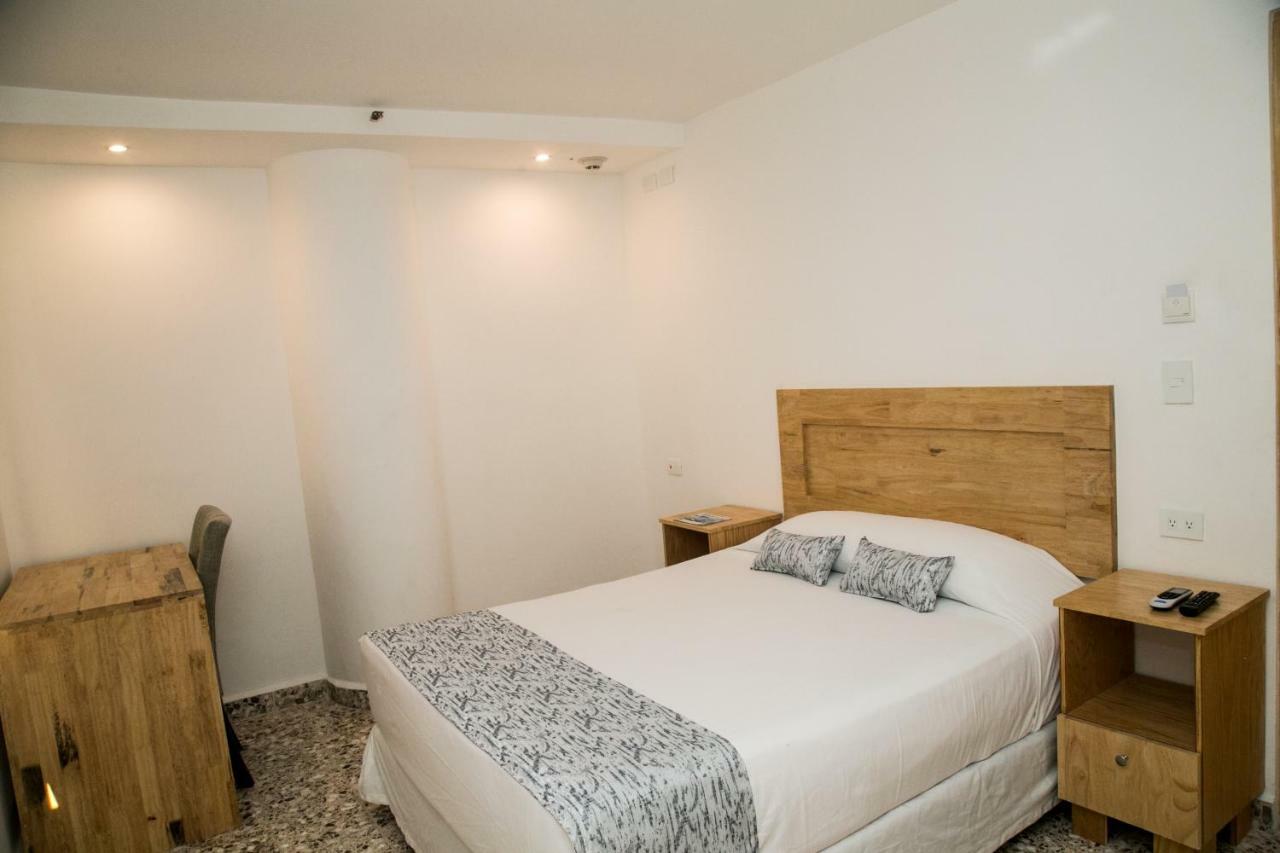 Booking 500 Monterrey Luaran gambar